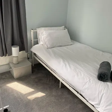 Ml Short - 3 Bedroom House Near Bae בית נופש